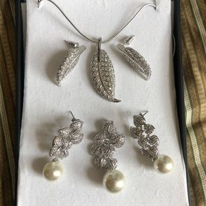 Double Necklace & Earring Set - Leaves & Pearls